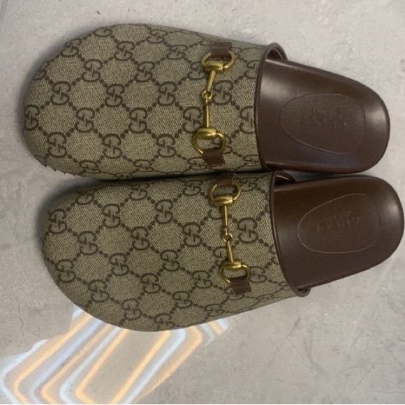 Gucci Beige GG Canvas Mules with Gold Horsebit - Picture 1 of 8